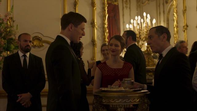 侥幸逃生的司机 产品图片