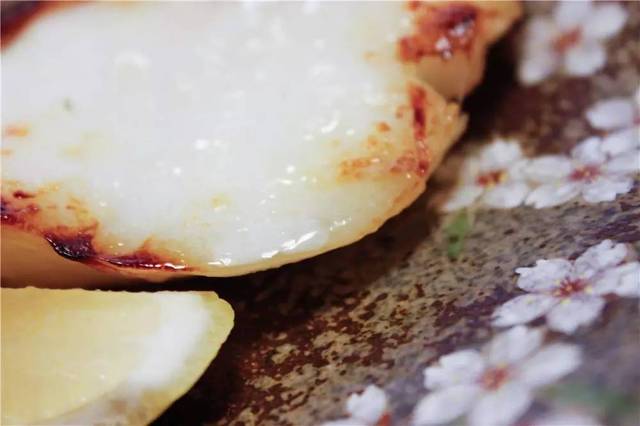 僧侣和枪 产品图片