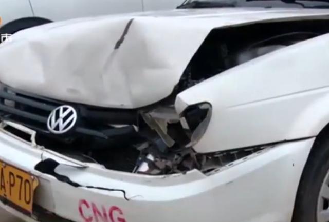 和巴什尔跳华尔兹 产品图片