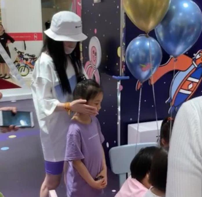 元首偷走了粉兔子 相关产品