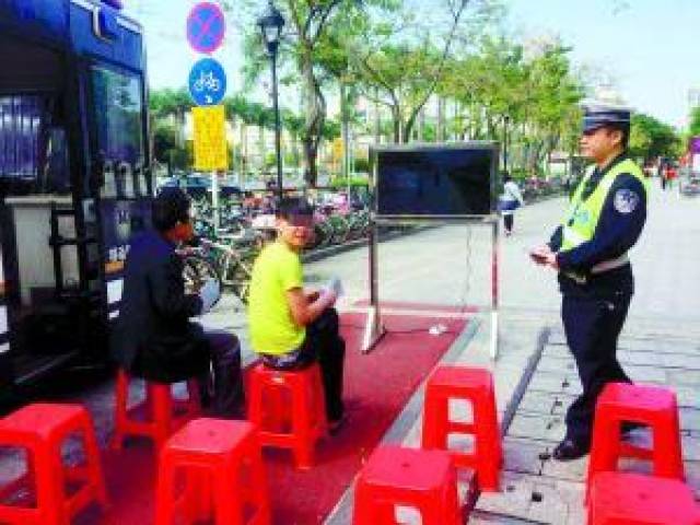 凋零在春天 相关产品