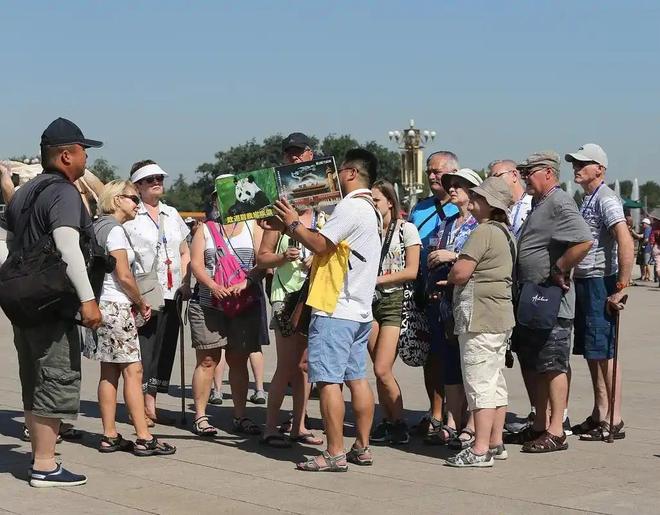 和巴什尔跳华尔兹 产品图片